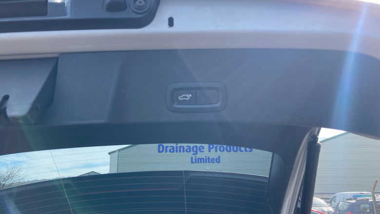 Volvo Xc40 1.5 T3 [163] R DESIGN 5dr Geartronic Petrol Estate